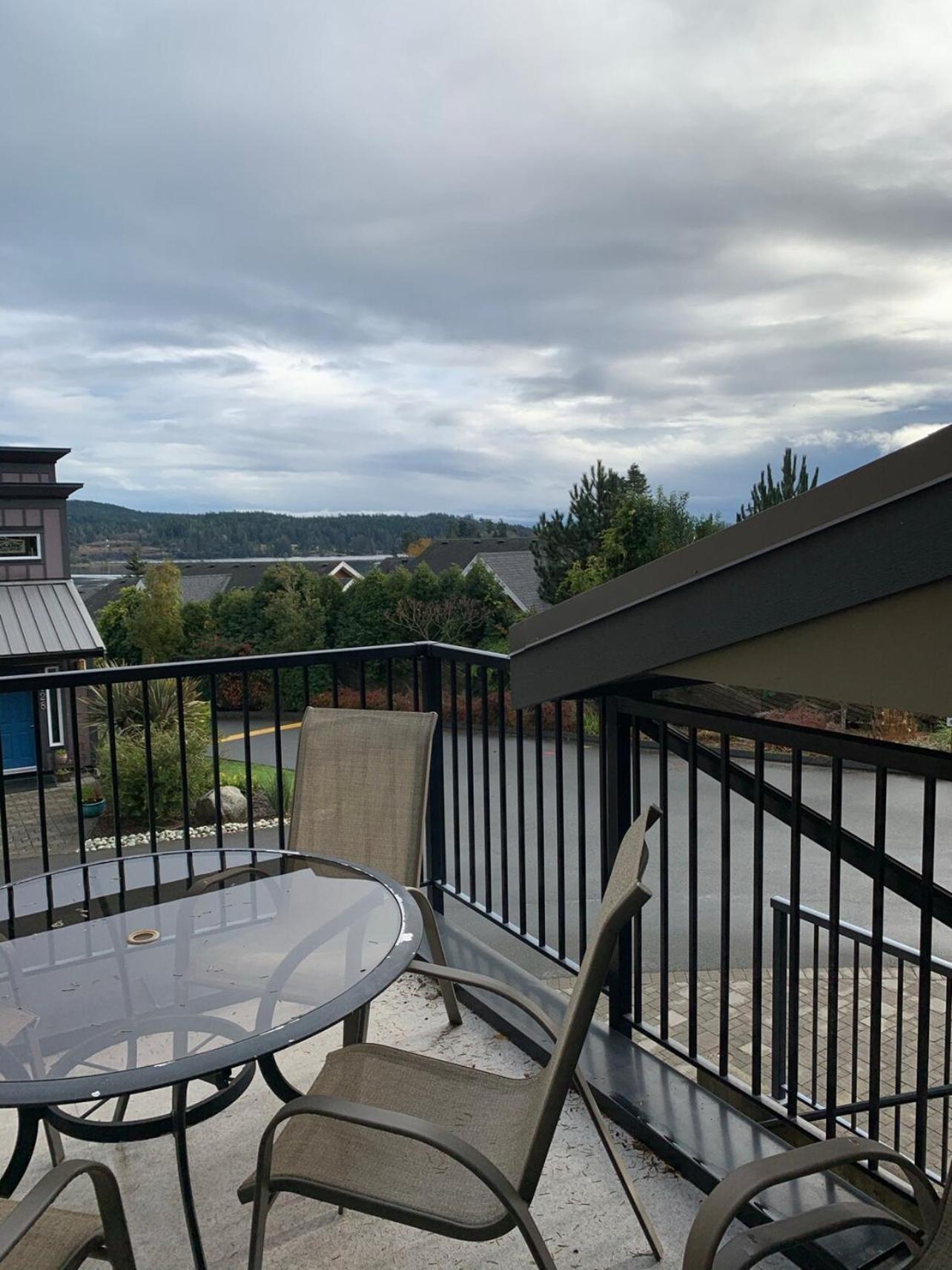 Race Rocks Townhouse - Sooke Villa Bagian luar foto
